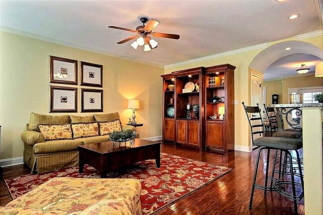 Photo - 158 E Porter Run Dr