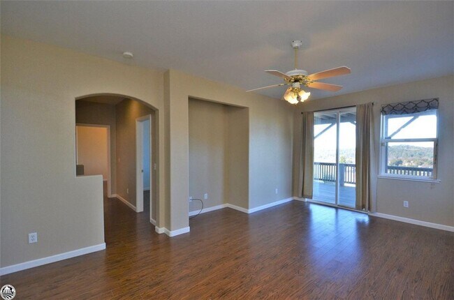 682 Twilight Ct