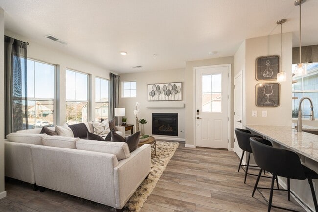 Photo - Luxurious Condo Near Southlands!