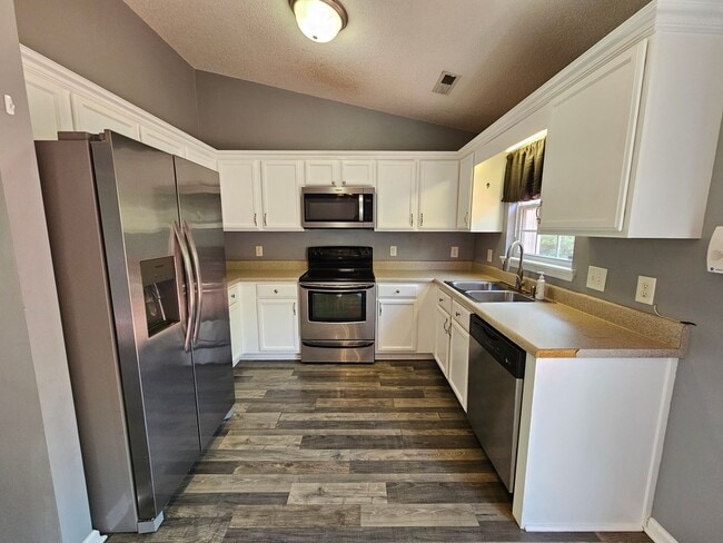 Photo - 3 Bedroom 2 Bath Richlands Home for Rent