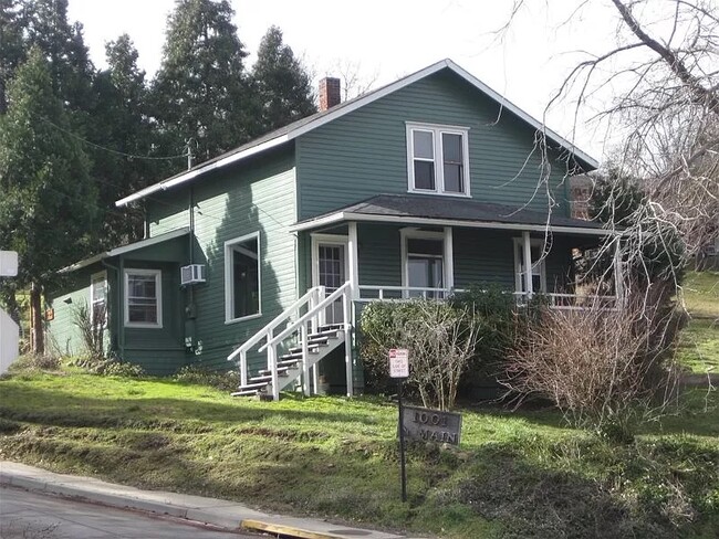 Photo - 1001 N Main St House