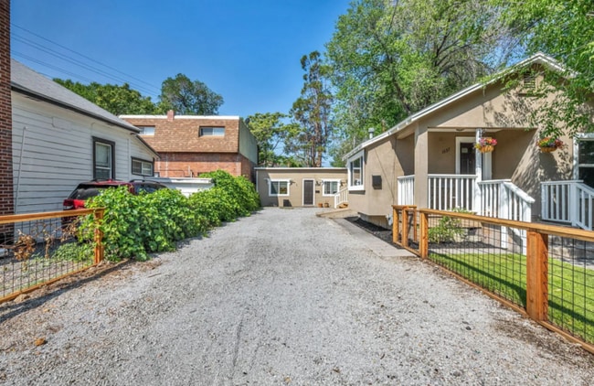 Photo - Beautifully Remodeled 1 Bed / 1 Bath in Midtown - Available 6/15!