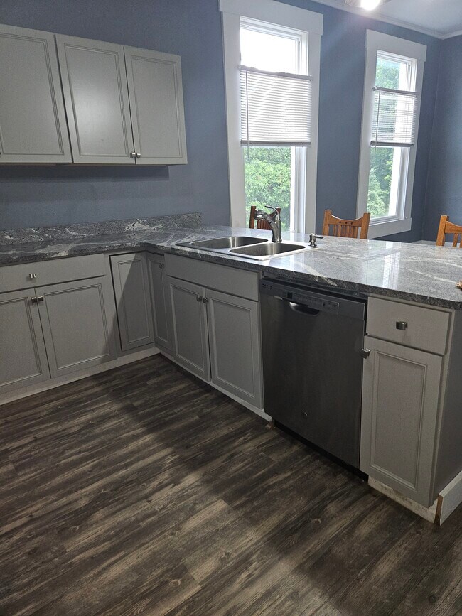 Photo - 1941 Madison St