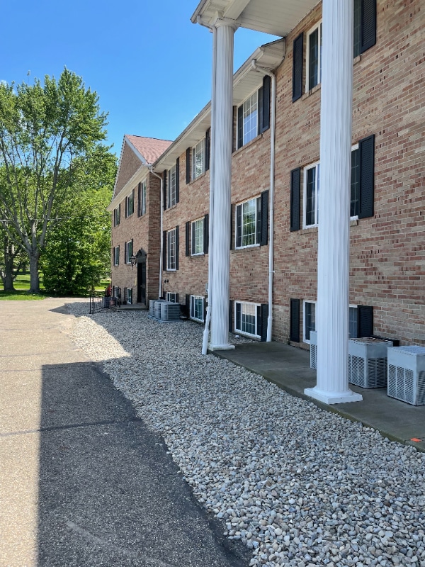 Building Photo - 1101 W Maple St NW