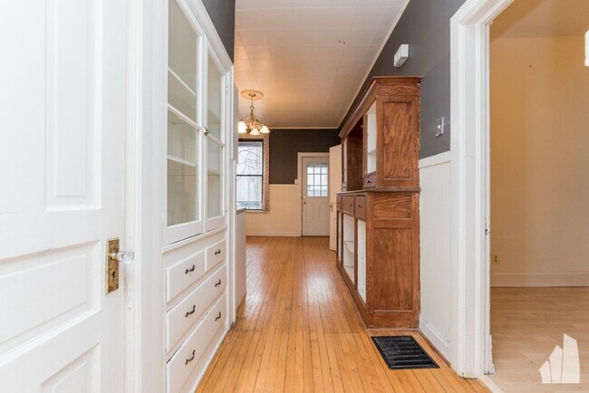 Photo - 3252 N Lakewood Ave Unidad 1