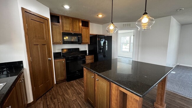 Photo - 2216 Osprey Pl NW