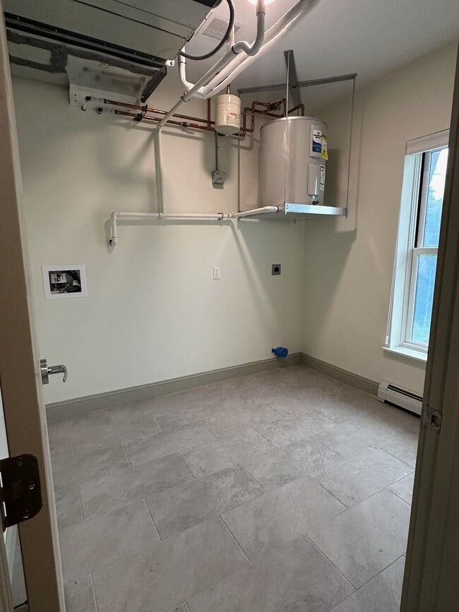 Laundry Hook Ups/Storage