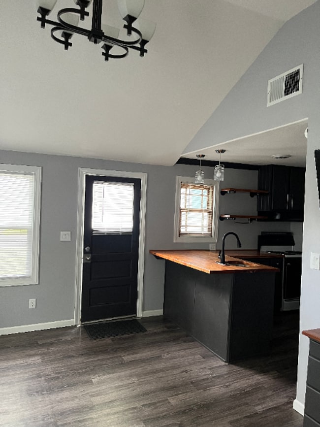 Photo - otm115 Unit 115 1/2