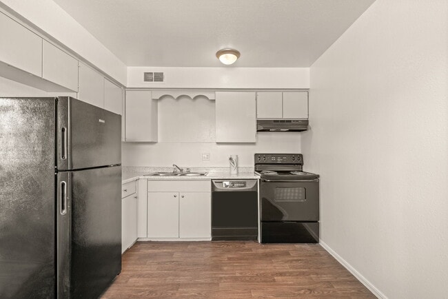 Building Photo - Crossings at Lakewood Rental