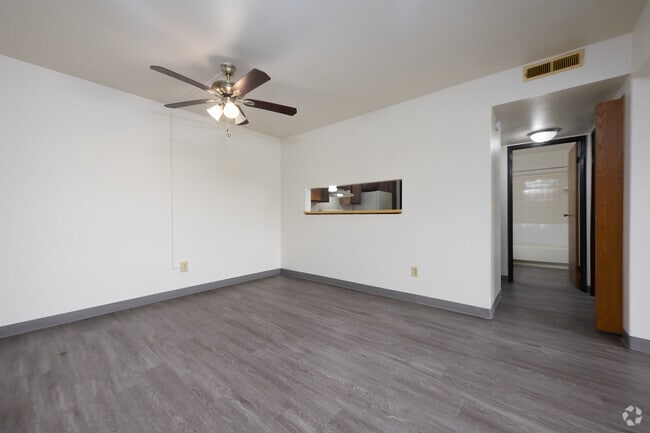 The Wexford - Dining Room - Benson Hills Apartments