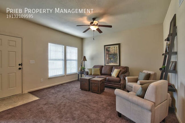 Photo - 282 N Ferrel St