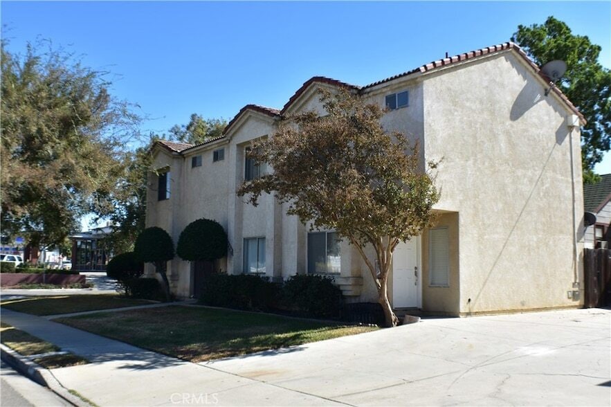 Photo - 220 W 3rd St