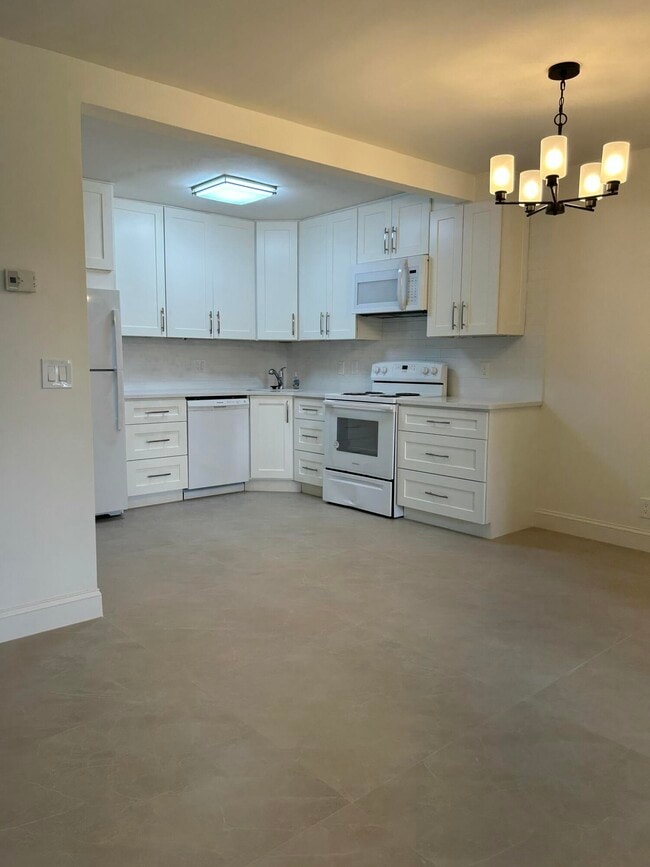 Building Photo - 205 Pine HOV Cir Unit A-1