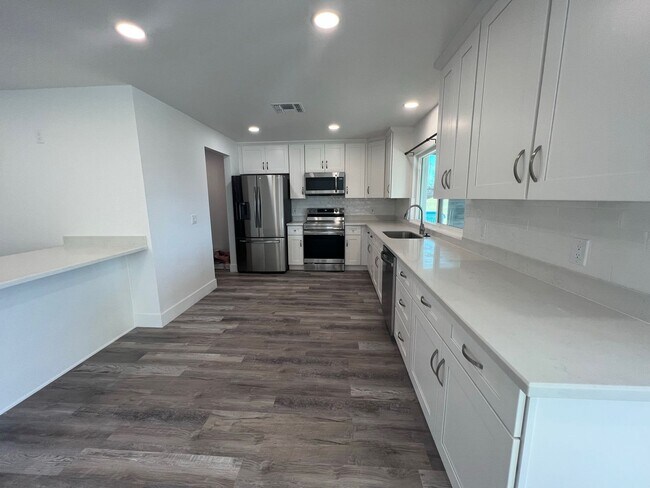 Photo - Remodeled 4 Bed/2 Bath in great ASU neighborhood