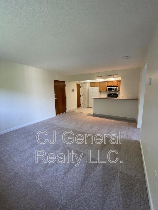 Photo - 106 Broad St