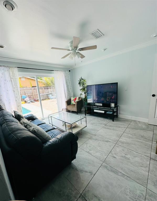 Photo - 3381 SW 16th St