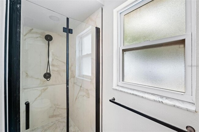 Photo - 10997 117th St N