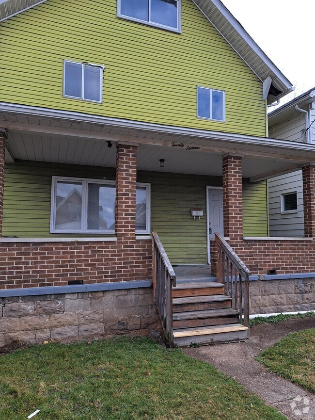 Building Photo - 2016 Victoria Ave Rental