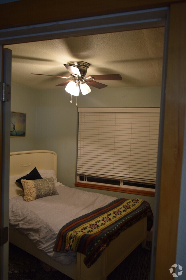 Building Photo - 3921 E 15th Ave Unit A Rental