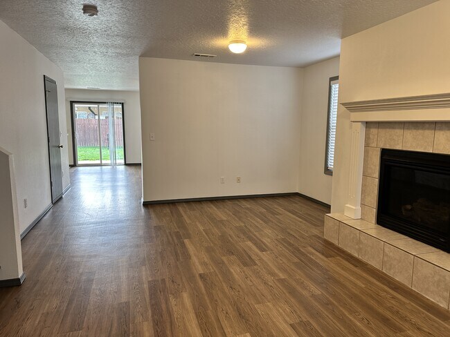 Photo - 3416 Parktrail Ct