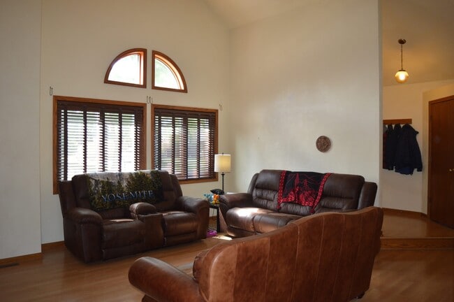 7917 W Oakbrook Cir