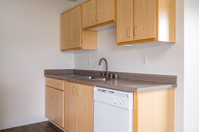 Quail Run Apartments - Vancouver, WA | ForRent.com