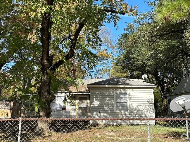 Building Photo - Fully Remodeled House in Sunset Acres