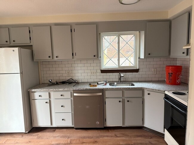 Building Photo - 114 Clark St Unit 114