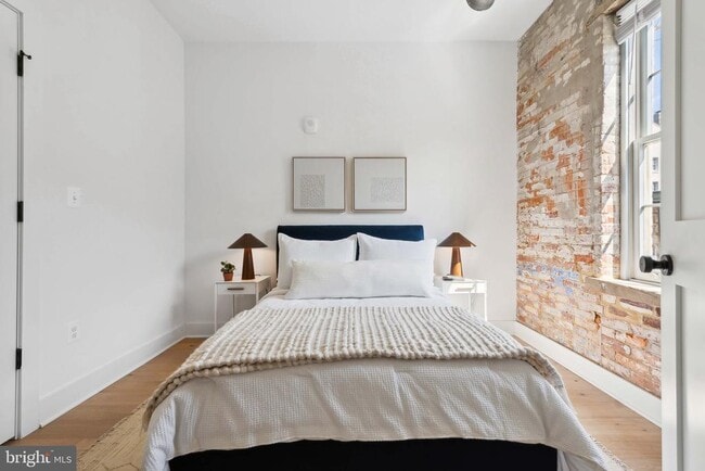 Photo - 901 King St Unit 102