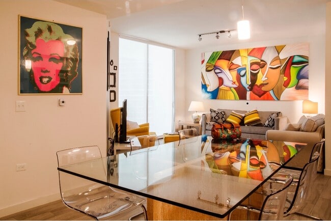 Building Photo - 999 SW 1st Ave Unit 2701