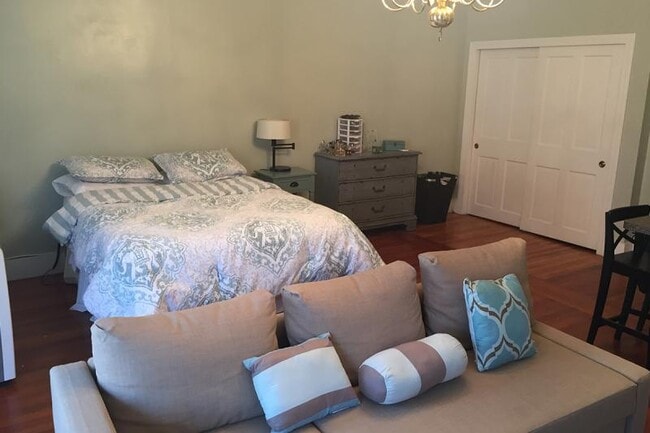 460 Beacon St Unit 2F