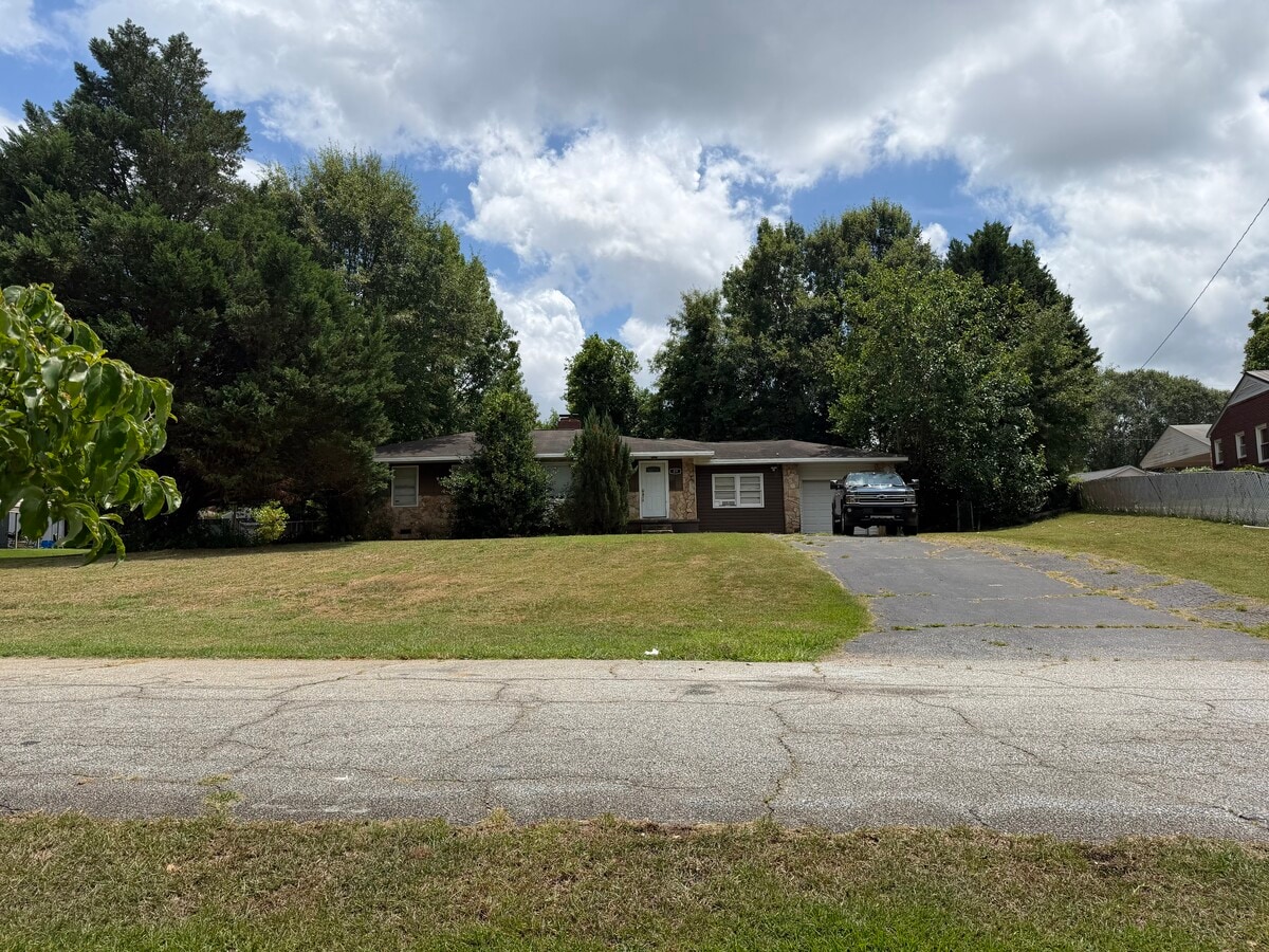 Photo - 211 Beauregard Ave