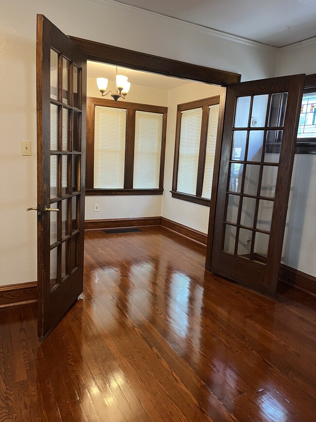 Sunroom - 2338 N 54th St Unit Duplex Lower