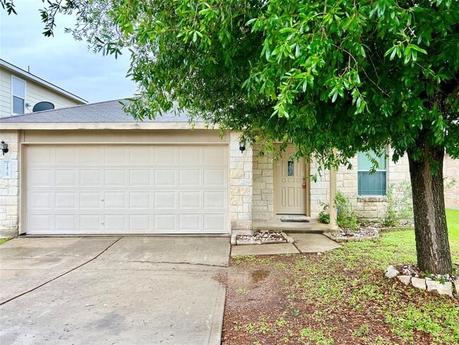 Building Photo - 2428 Green Meadows Ln