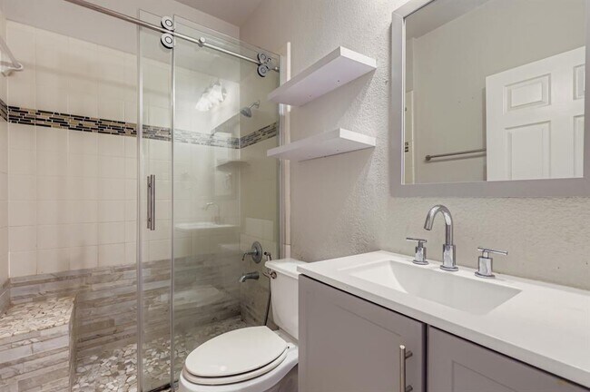 Photo - 803 Williams Way