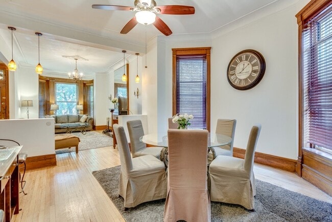 Photo - 931 W Newport Ave Unit 2C