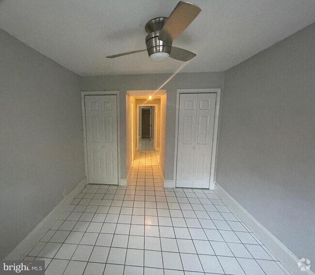 Building Photo - 1820 Swann St NW Unit #2 Rental