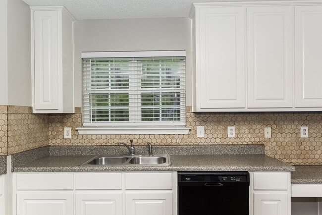 Photo - 345 Breeze Mdw