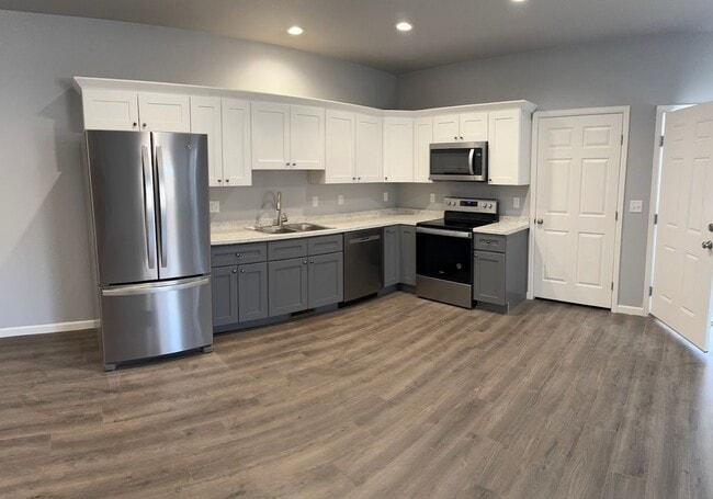 Photo - 324-326 W Coral Dr