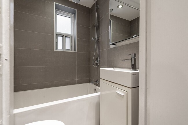 Photo - 56 Maitland Street Unit 306