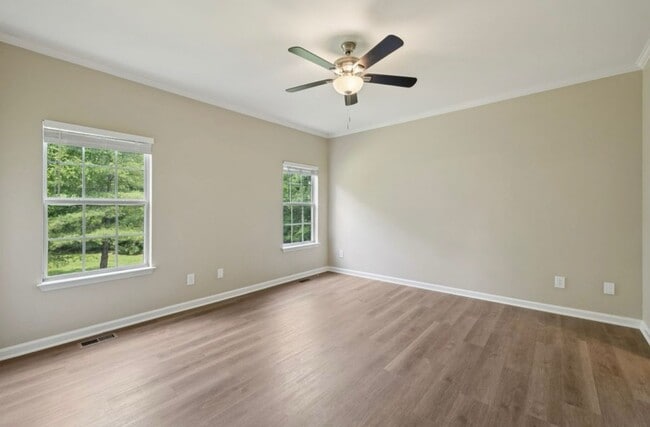 Building Photo - 2300 Devonshire Dr Rental