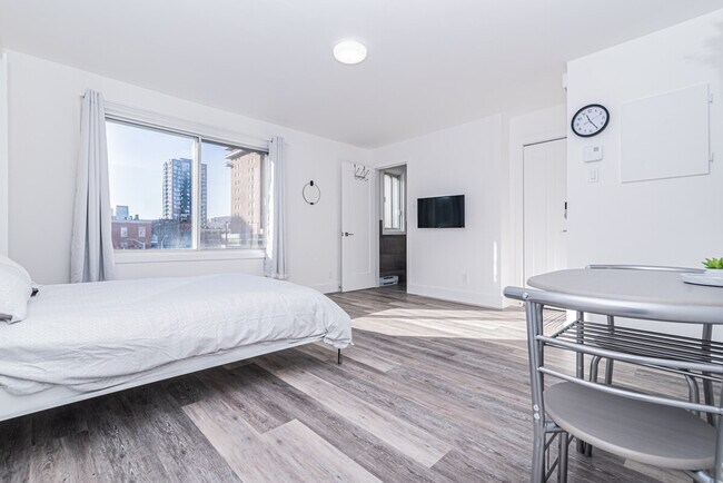 Photo - 1424 Rue Saint-Timothée Unit ID1261841P