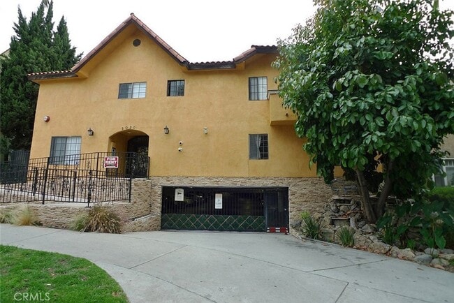 Building Photo - 2020 Beachwood Dr Unit 105-105 Rental
