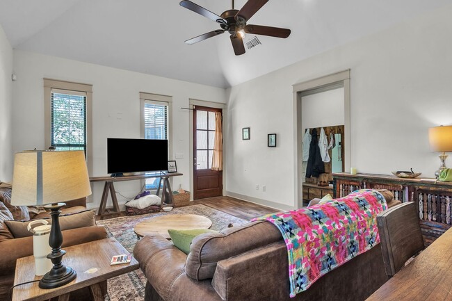 Photo - Large 3 Bedroom Townhome with All Appliances Included