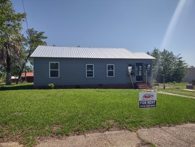 Building Photo - 2 Bed/1 Bath House