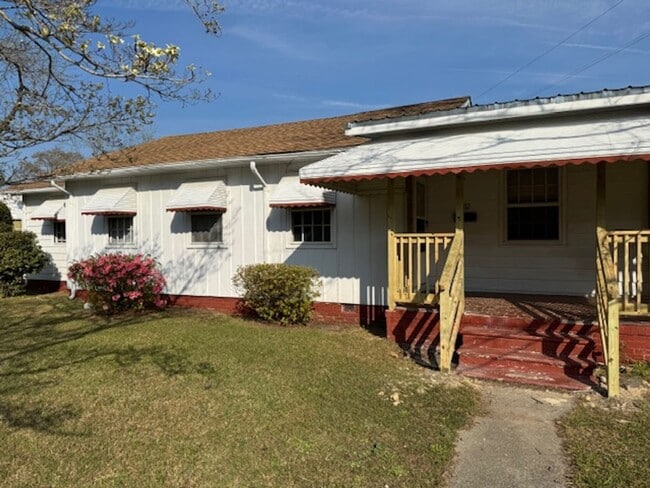 Building Photo - 202 Kenneth Blvd