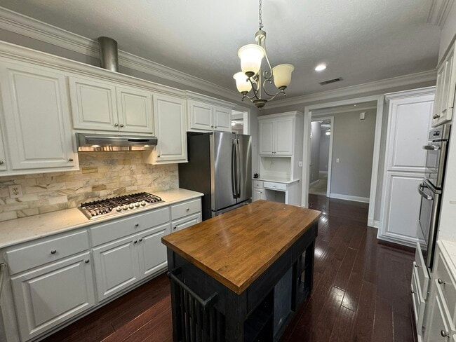 Photo - 301 Golden Pond Dr