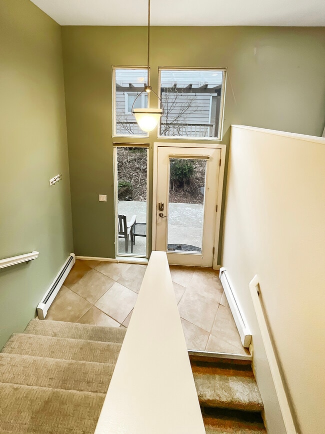 Photo - 617 N St