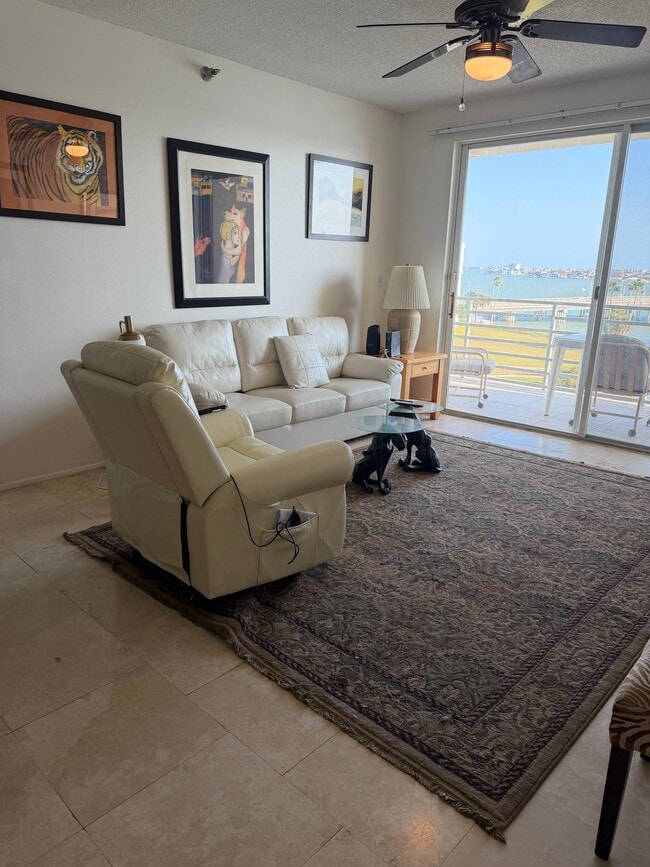 Building Photo - 7882 Sailboat Key Blvd S