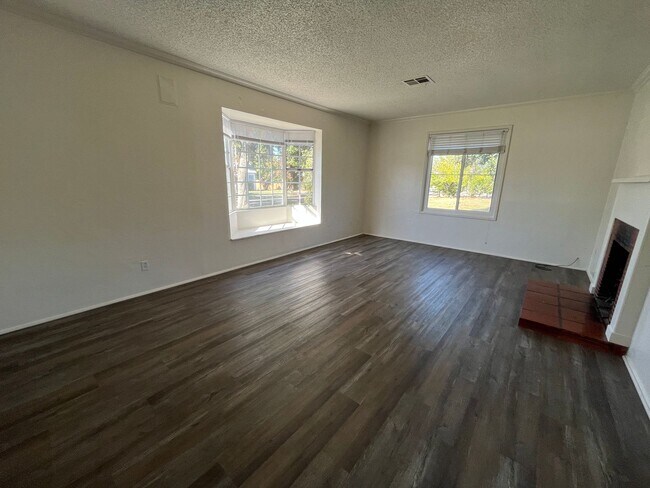1004 Occidental Dr Unit Front House
